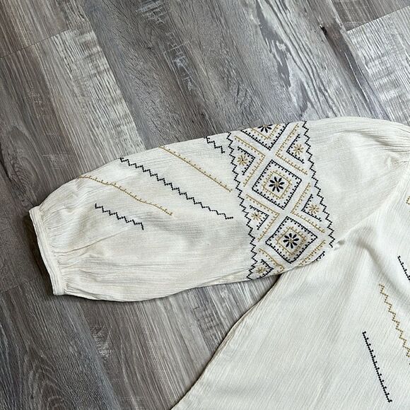 Madewell XS | Embroidered Peasant Top | like new, no flaws! Color- antique cream - Picture 8 of 16